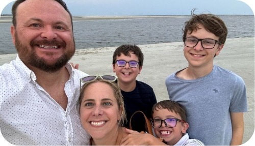 Kidney cancer survivor with family Kidney cancer survivor with family