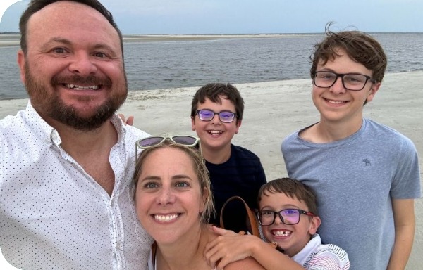 Kidney cancer survivor with family Kidney cancer survivor with family